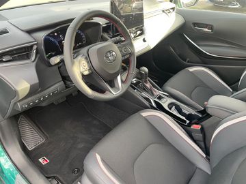 Car image 14