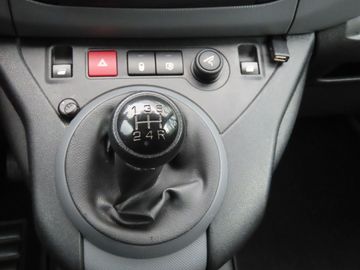 Car image 12