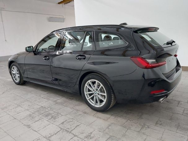 BMW 320d Touring xDrive 140 kW image number 16