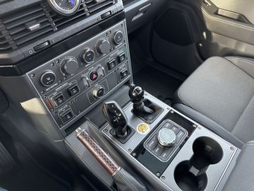 Car image 30