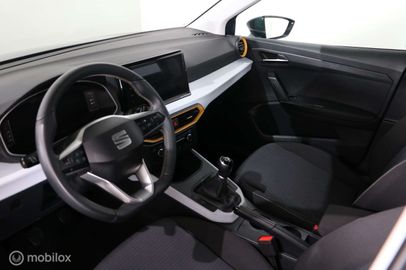 Car image 13