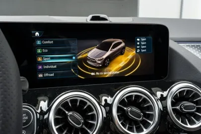 Car image 40