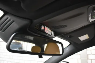 Car image 39