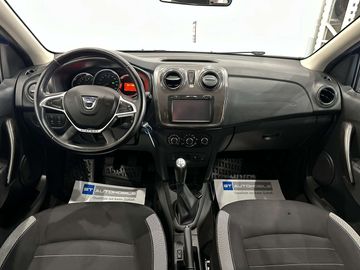 Car image 9