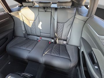 Car image 29