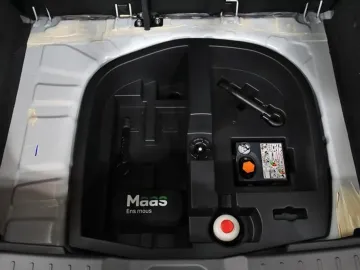 Car image 34