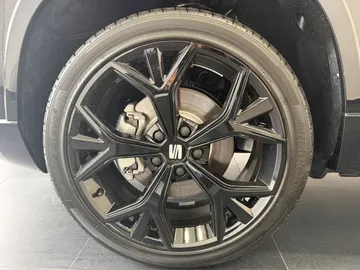 Car image 29