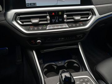 Car image 33