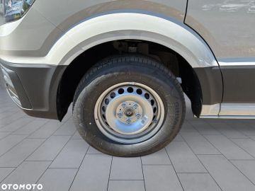 Car image 32