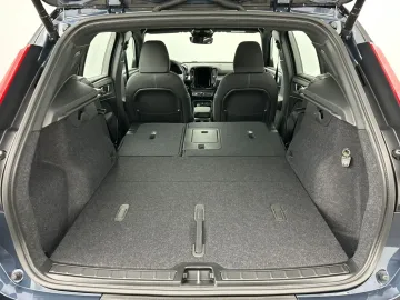 Car image 40