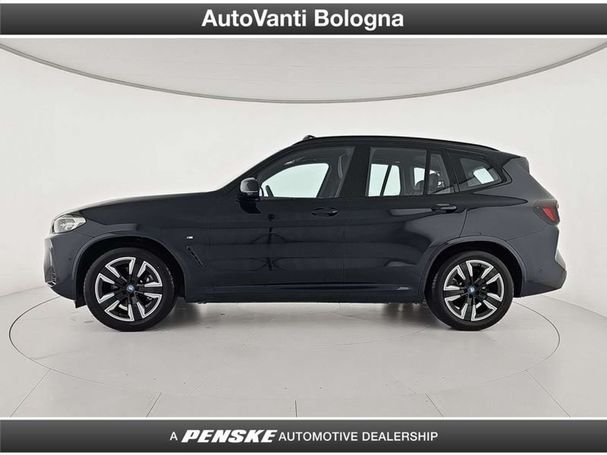 BMW iX3 M Sport Inspiring 210 kW image number 4