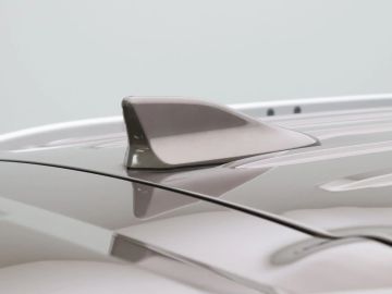 Car image 34