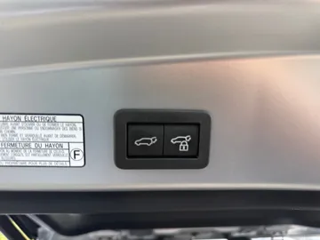 Car image 34
