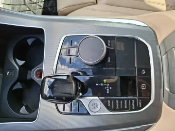 Car image 42