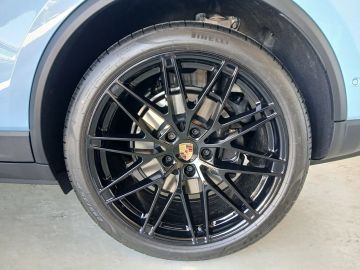 Car image 35