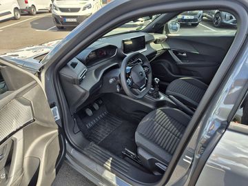 Car image 8