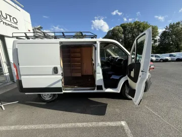 Car image 31