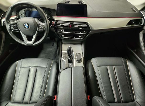 BMW 520d Touring Luxury Line 140 kW image number 17