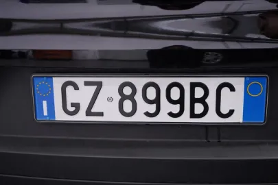 Car image 33