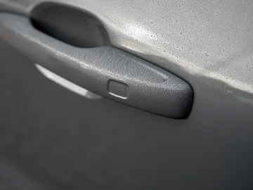 Car image 36