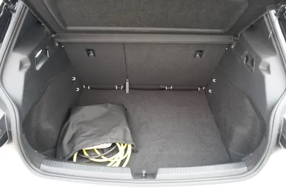 Car image 35