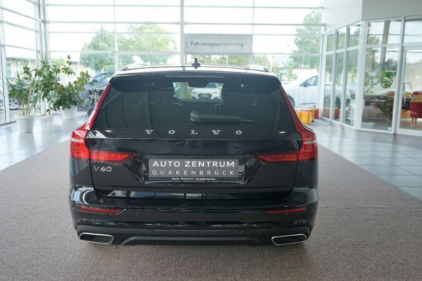 Volvo V60 Cross Country AWD Pro 140 kW image number 2