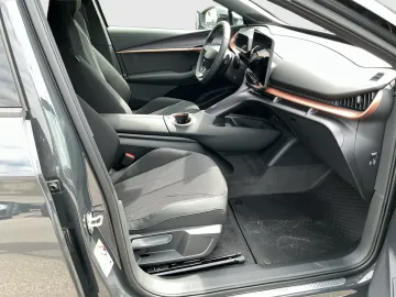Car image 28