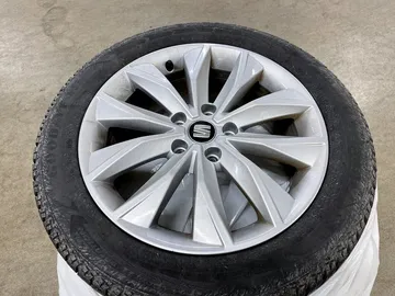 Car image 23
