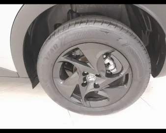 Car image 25