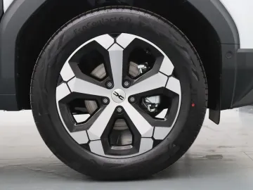 Car image 34