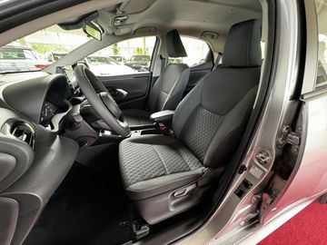 Car image 12