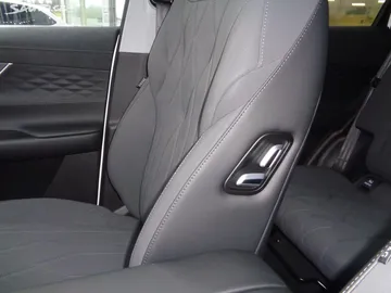 Car image 38