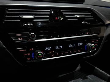 Car image 36