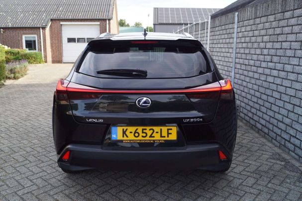 Lexus UX 300e 150 kW image number 2