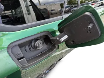 Car image 30