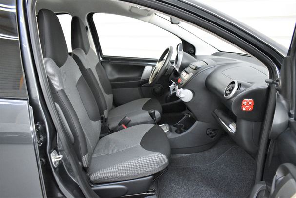 Toyota Aygo 50 kW image number 11