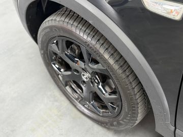 Car image 25