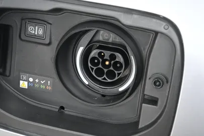 Car image 36