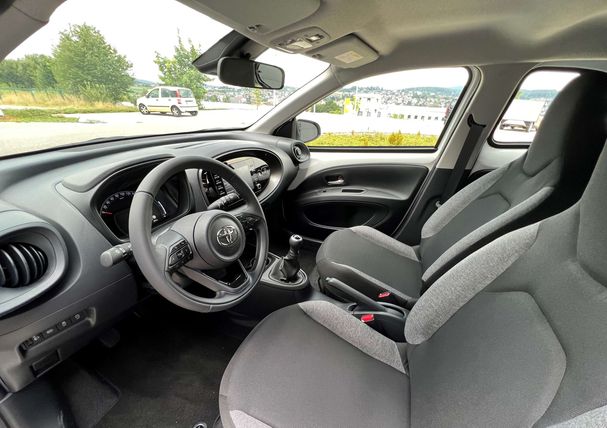 Toyota Aygo X 53 kW image number 5