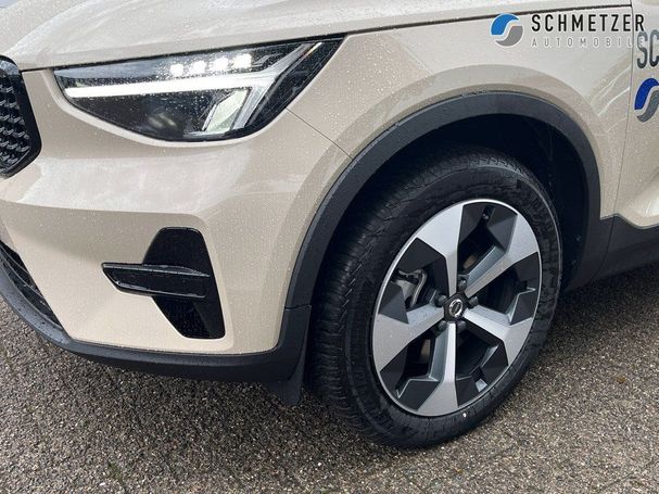 Volvo XC40 Plus Dark 120 kW image number 5