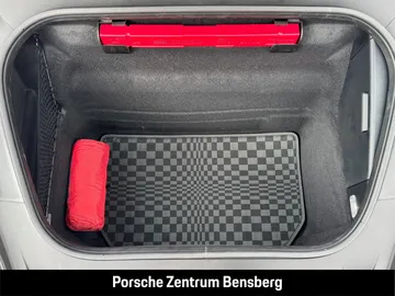 Car image 32