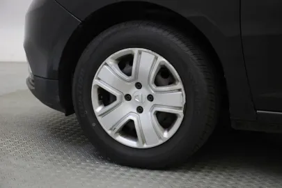 Car image 26