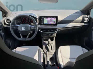 Car image 19