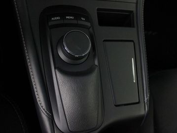 Car image 40