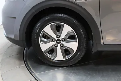 Car image 27