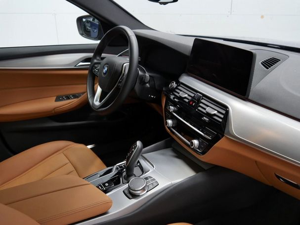 BMW 520i Touring 135 kW image number 7