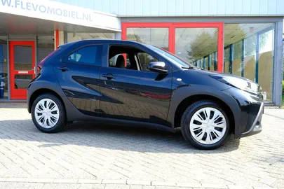Car image 5