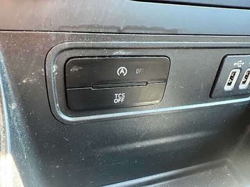 Car image 37