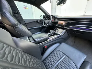Car image 28