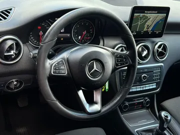 Car image 33